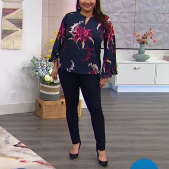 DG2 by Diane Gilman Floral Keyhole Ruffle Sleeve Blouse - Picture 2 of 3